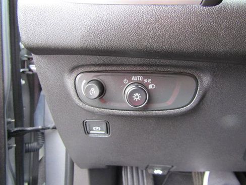 Used 2024 GMC Terrain SLE w/ Driver Convenience Package AWD/4WD image 22