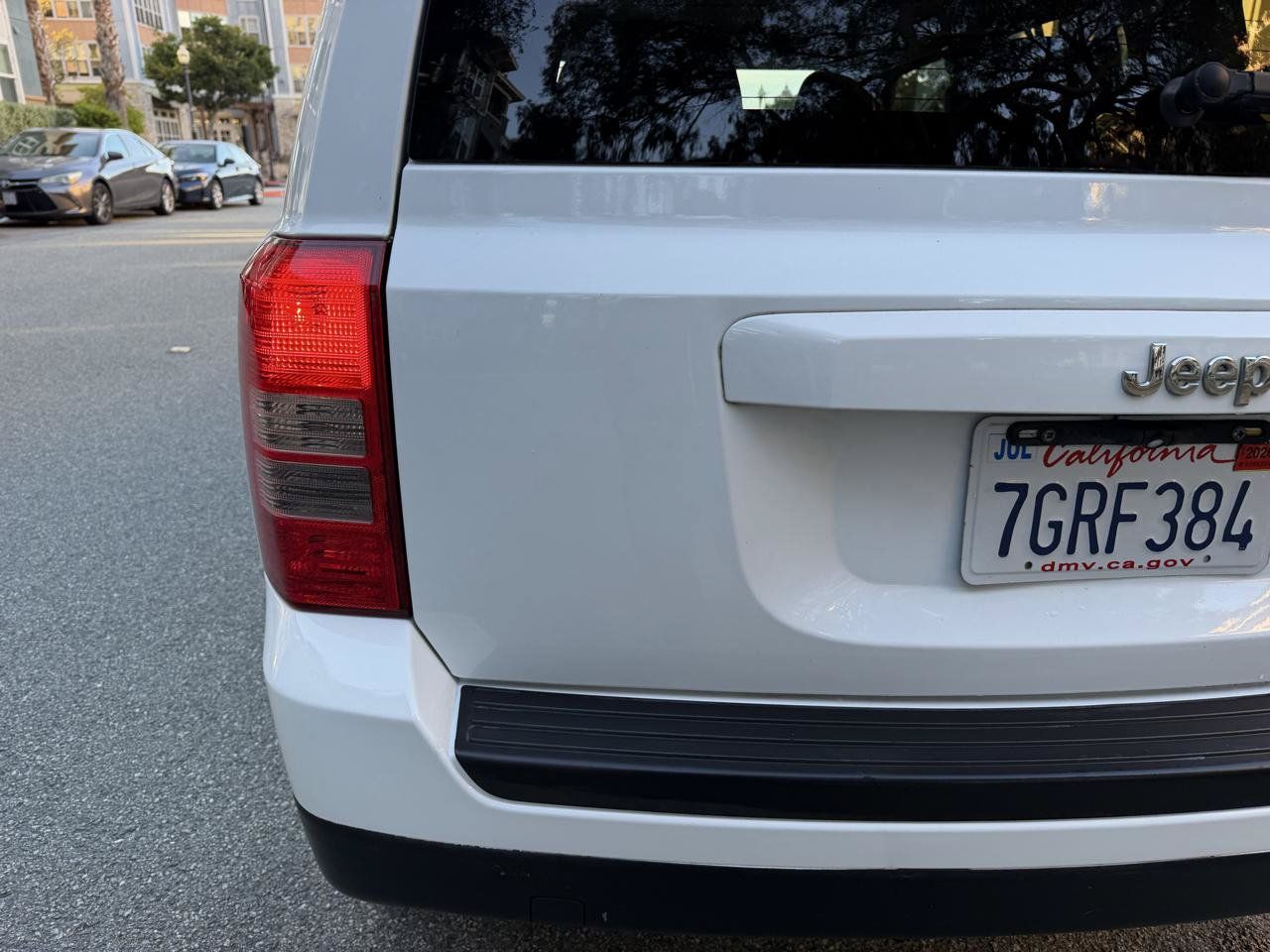 Used 2014 Jeep Patriot Sport w/ Power Value Group FWD image 12