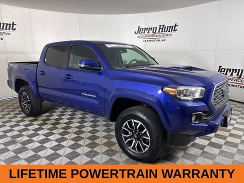 Used 2022 Toyota Tacoma TRD Sport w/ Technology Package image 4