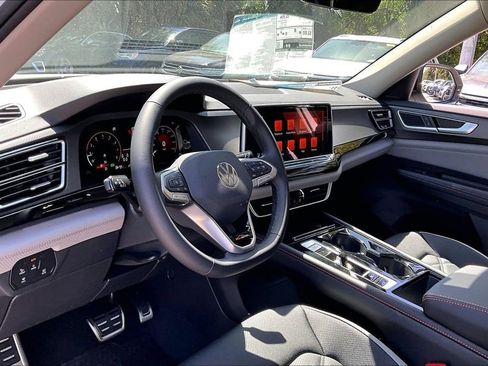 New 2026 Volkswagen Atlas Peak Edition AWD/4WD image 14