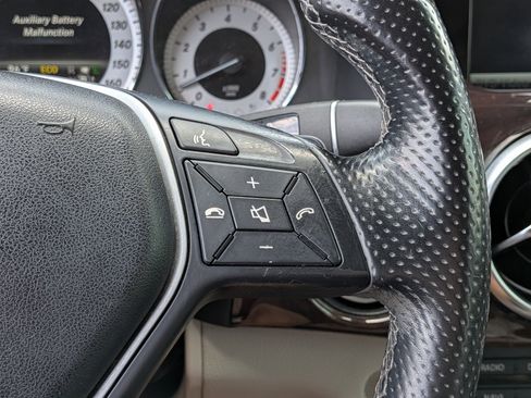 Used 2013 Mercedes-Benz GLK 350 4MATIC image 27