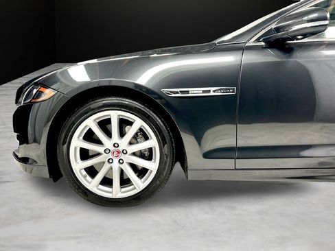 Used 2016 Jaguar XJ R-Sport AWD/4WD image 38