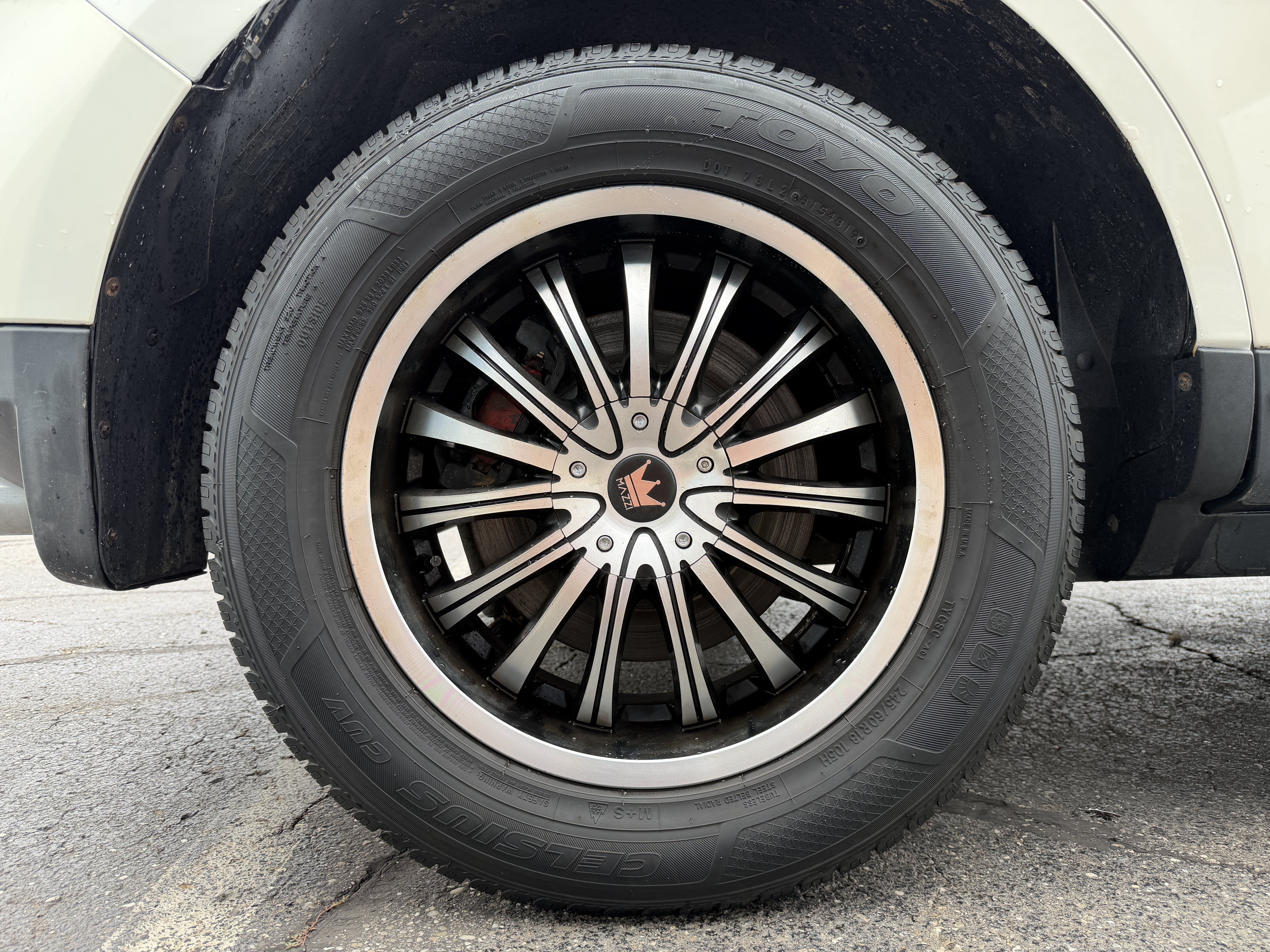 Used 2012 Lincoln MKX AWD image 32