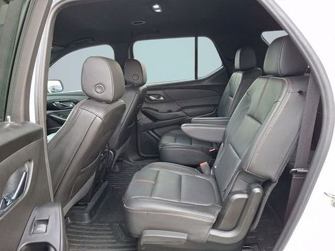 Used 2023 Chevrolet Traverse RS image 6