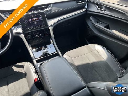 Certified 2025 Jeep Grand Cherokee Altitude w/ MOPAR Finishing Package AWD/4WD image 16