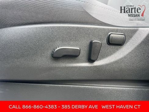 Certified 2025 Nissan Frontier SV image 28