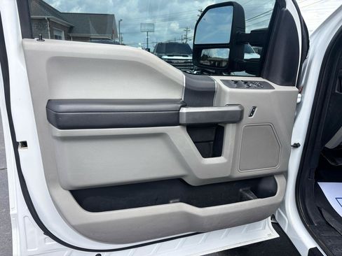 Used 2019 Ford F250 XLT w/ Snow Plow Prep Package AWD/4WD image 10