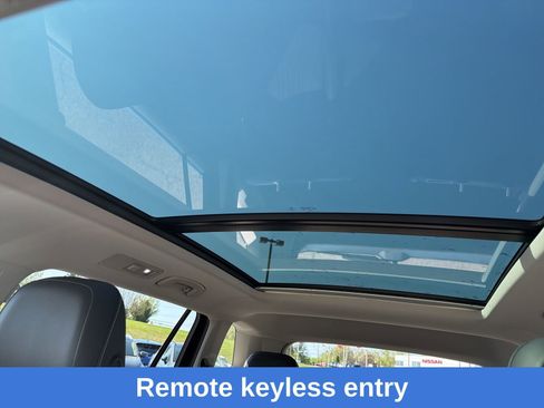 Used 2022 Volkswagen Tiguan SE AWD/4WD image 17