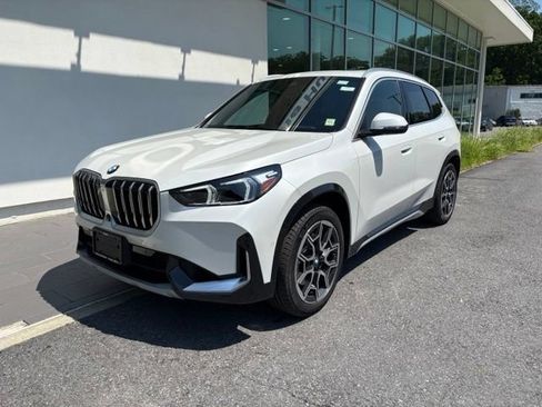 New 2026 BMW X1 xDrive28i w/ Technology Package AWD/4WD image 3