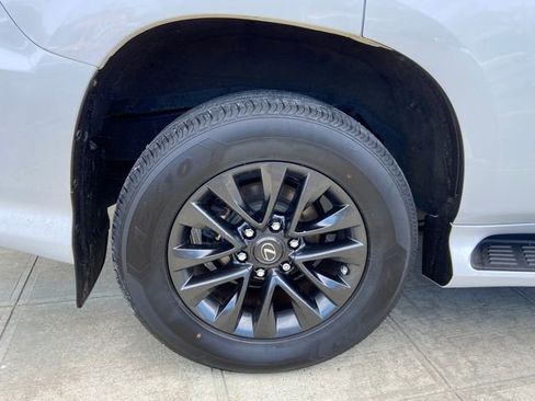 Used 2021 Lexus GX 460 Premium w/ Premium Package image 11