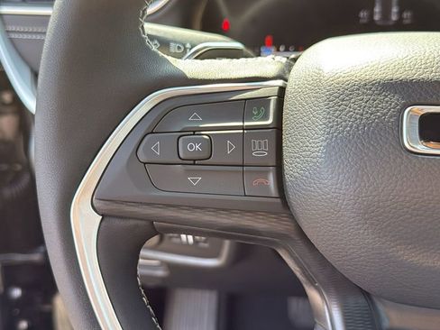 New 2025 Jeep Grand Cherokee Altitude image 24