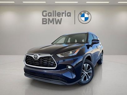 Used 2023 Toyota Highlander XLE