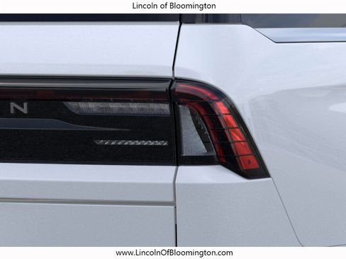 New 2026 Lincoln Navigator L Reserve AWD/4WD image 22
