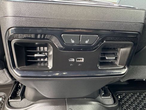 Used 2025 GMC Sierra 3500 AT4 w/ AT4 Premium Plus Package AWD/4WD image 28