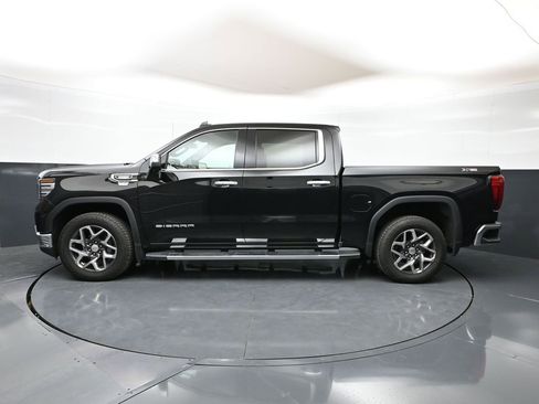 Used 2022 GMC Sierra 1500 SLT w/ SLT Premium Package AWD/4WD image 8