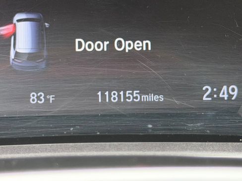 Used 2018 Honda CR-V Touring image 3
