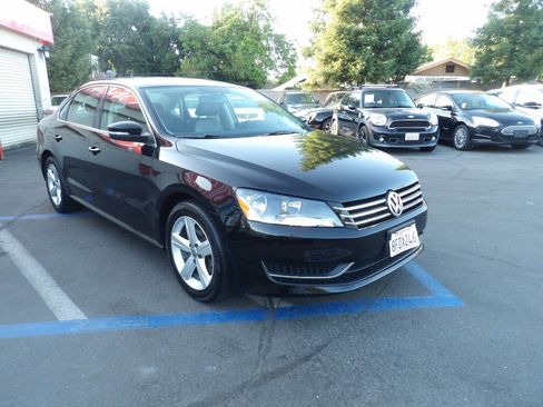 Used 2013 Volkswagen Passat 2.5 SE image 2