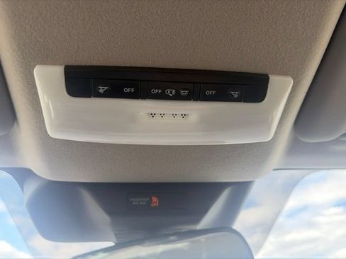 Used 2025 Nissan Kicks S FWD image 26