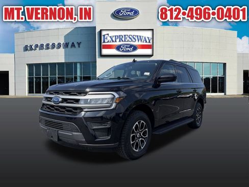 Used 2024 Ford Expedition XLT AWD/4WD image 3