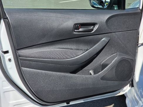 Used 2023 Toyota Corolla LE image 19