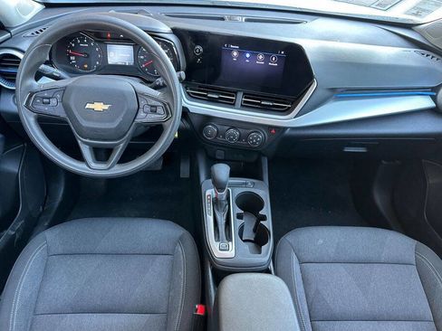 Used 2024 Chevrolet Trax LS w/ LS Convenience Package image 13