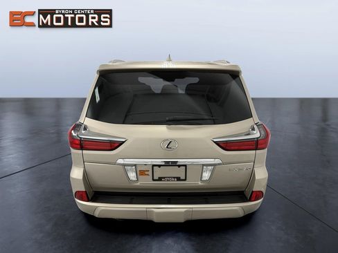 Used 2016 Lexus LX 570 4WD w/ Luxury Package image 7