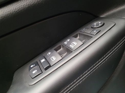 Used 2021 Jeep Grand Cherokee Laredo AWD/4WD image 27