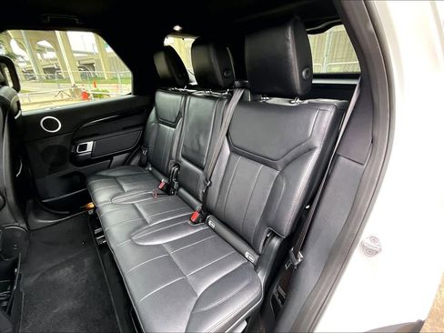 Used 2019 Land Rover Discovery SE AWD/4WD image 18