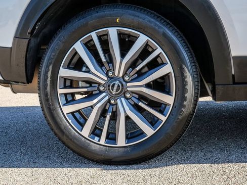 Used 2023 Nissan Kicks SV FWD image 9