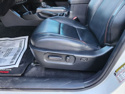 Used 2020 Toyota Tacoma image 10