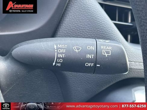 Used 2021 Toyota RAV4 LE AWD/4WD image 27