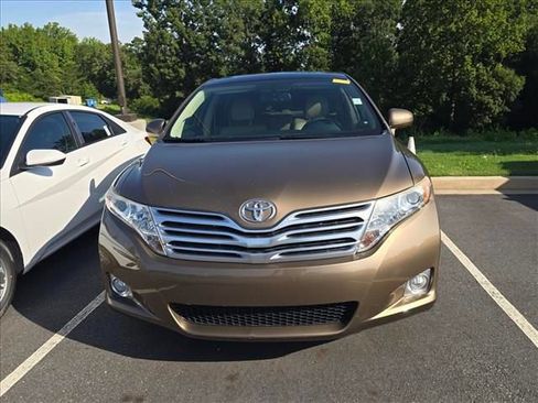 Used 2011 Toyota Venza w/ Convenience Pkg FWD image 2