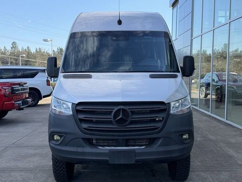 Used 2023 Mercedes-Benz Sprinter 144 Cargo image 3