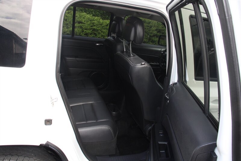 Used 2015 Jeep Patriot High Altitude AWD/4WD image 6