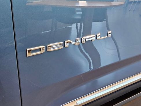 New 2026 GMC Yukon Denali w/ Sun & Power Step Package AWD/4WD image 9