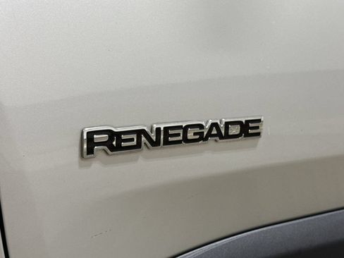 Used 2015 Jeep Renegade Latitude AWD/4WD image 25