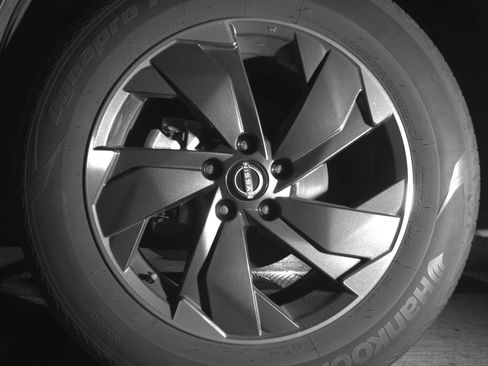 Used 2025 Nissan Rogue SV image 12