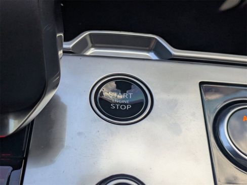 Used 2023 Land Rover Range Rover SE image 33