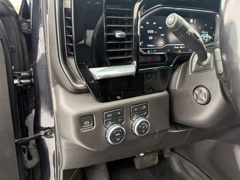 Used 2022 GMC Sierra 1500 SLT w/ SLT Premium Plus Package image 24