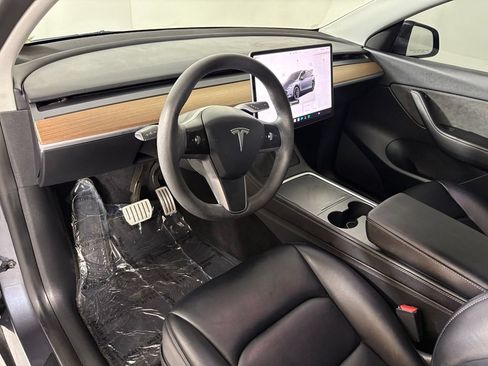 Used 2022 Tesla Model Y Performance AWD/4WD image 16