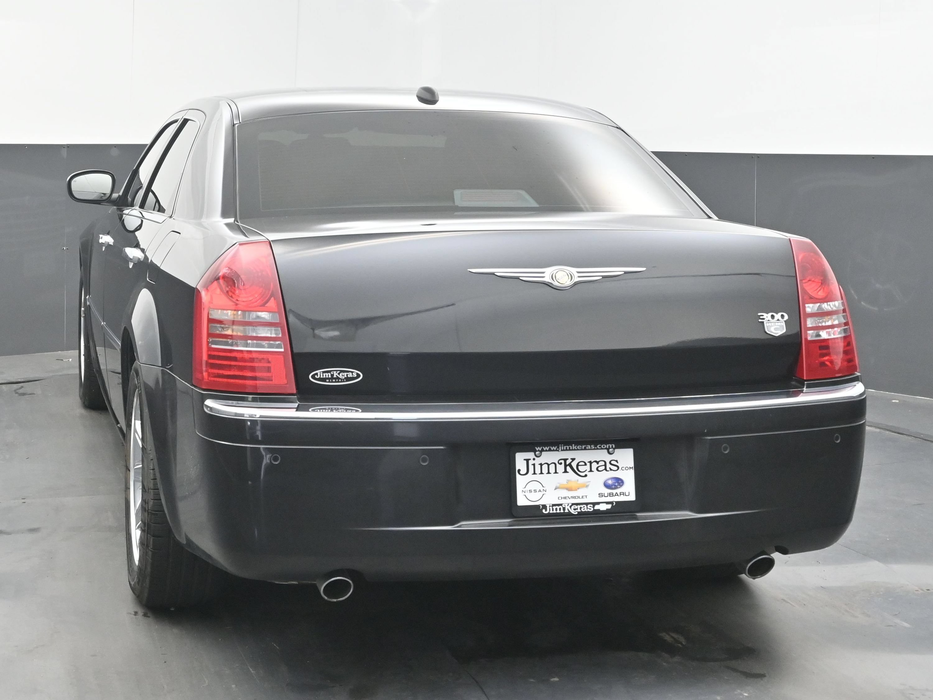 Used 2005 Chrysler 300 C w/ Navigation & Sound Group II RWD image 8