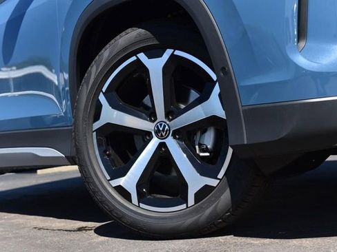 New 2026 Volkswagen Tiguan SE image 3