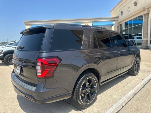 Used 2023 Ford Expedition Limited RWD image 6