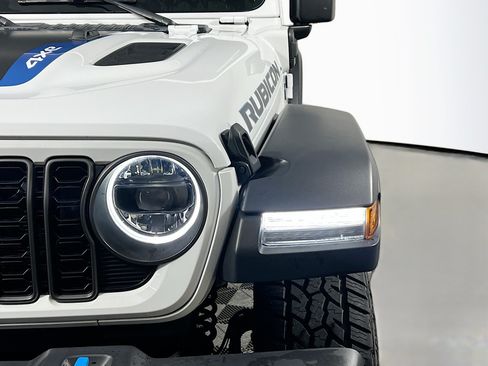 Used 2024 Jeep Wrangler Unlimited Rubicon 4xe AWD/4WD image 11