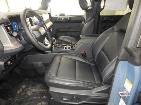 New 2025 Ford Bronco Outer Banks w/ Sasquatch Package image 14