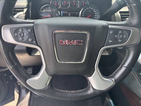 Used 2019 GMC Yukon XL SLT AWD/4WD image 10