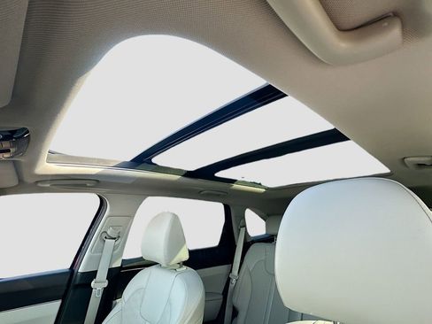 Certified 2025 Kia Sorento S w/ Panoramic Sunroof Package FWD image 22