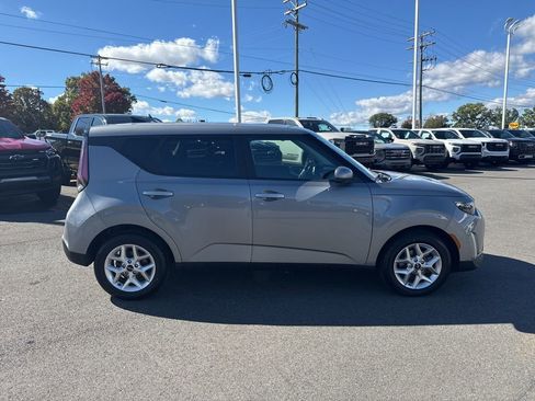 Used 2024 Kia Soul LX w/ Option Group 015 image 6
