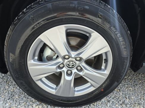 Certified 2025 Toyota RAV4 XLE AWD/4WD image 10