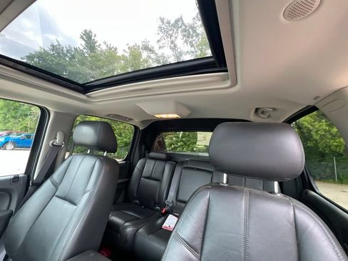 Used 2013 Chevrolet Avalanche LT w/ Suspension Package, Off-Road AWD/4WD image 23